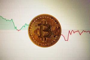Прогноз цены биткоина 2025: какие сценарии считают базовыми